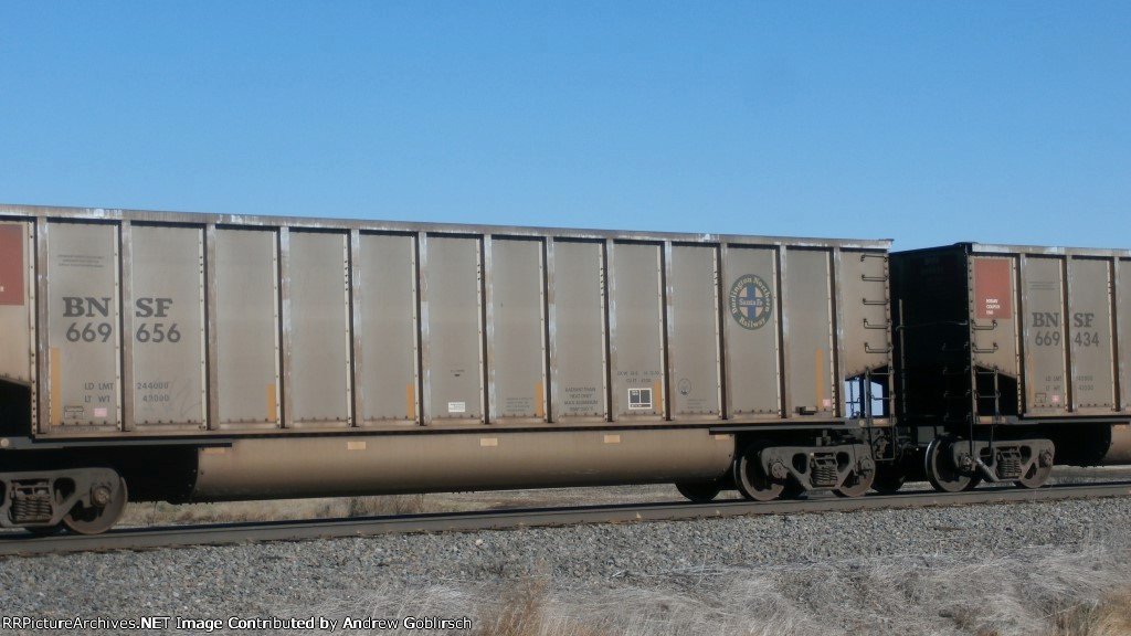 BNSF 669656 coal loaded